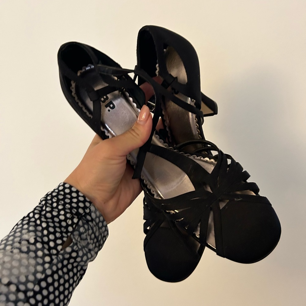 Black heels - extremely comfortable. Like new!